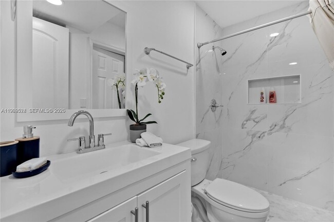 Building Photo - 1841 SW 29th Ave