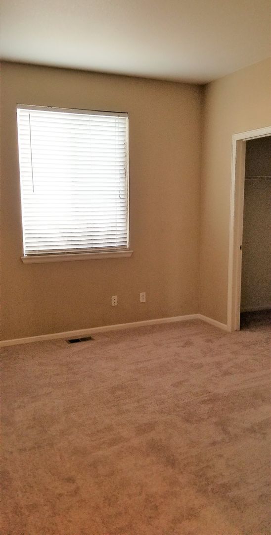 Building Photo - 3 Bedroom + Loft with Main Floor Office and 3 Car Garage!