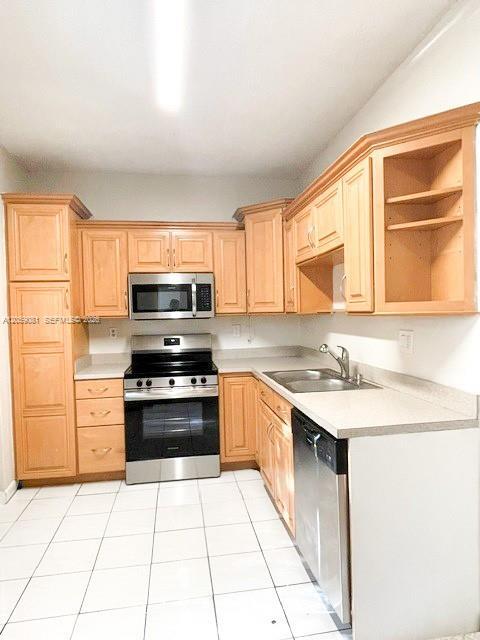 Building Photo - 10540 SW 154th Ct