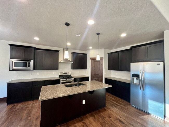 Building Photo - 622 Vermilion Peak Dr