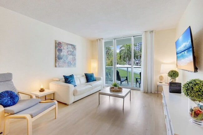 Building Photo - 3901 S Ocean Dr