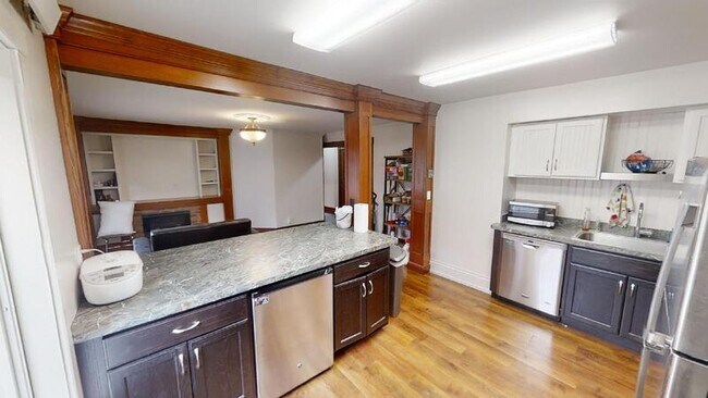 Building Photo - 212 E William St