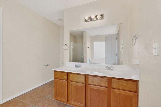Building Photo - Spacious 5-Bedroom Home in Enchanted Hills – Rio Rancho