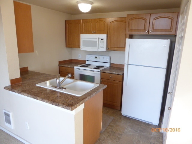 Building Photo - Charming 2 Bed 2 Bath Condo in Factoria