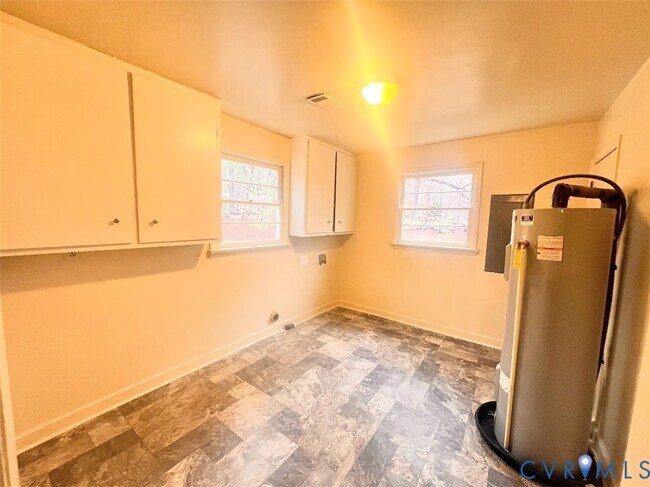 Building Photo - 4624 Hickory Signpost Rd