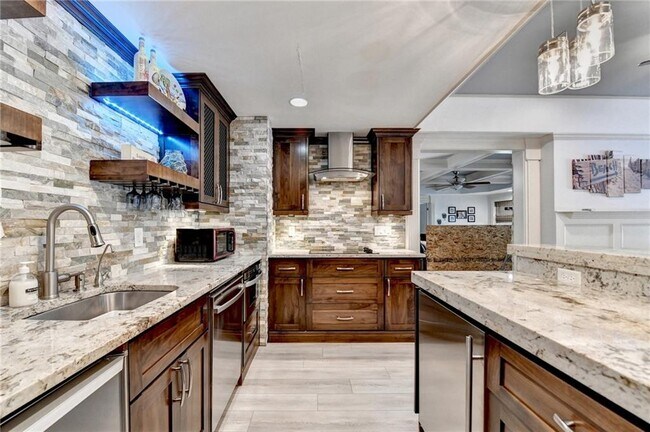Building Photo - 9055 Preston Ln