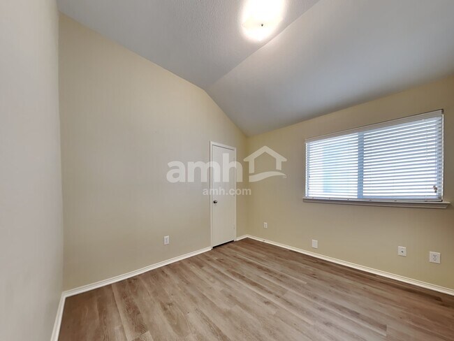 Building Photo - 1349 Illinois Ave