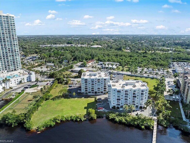 Building Photo - 2885 Palm Beach Blvd