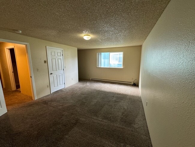 Building Photo - 498/A/