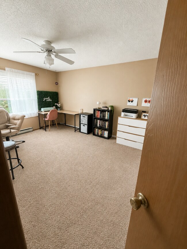 Building Photo - 1040 Terrace Dr