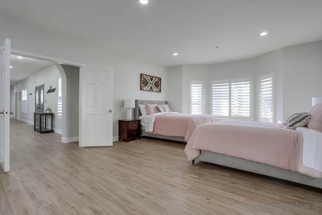 Building Photo - 1696 Gil Way