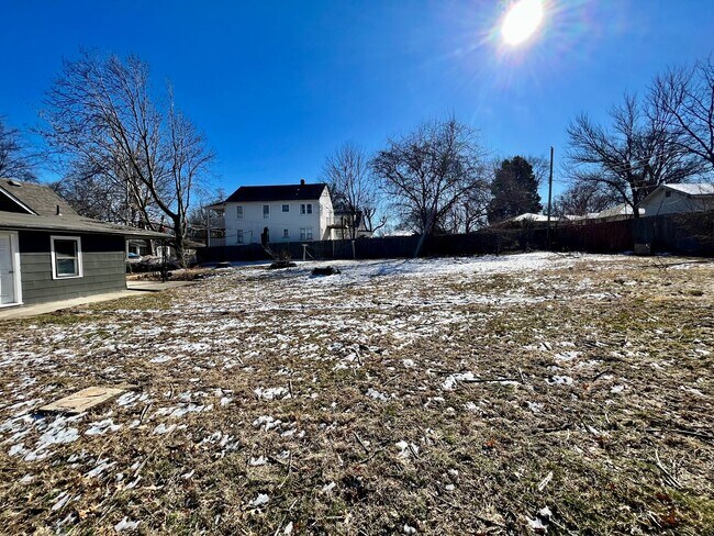 Building Photo - Spacious single family home in Independenc...