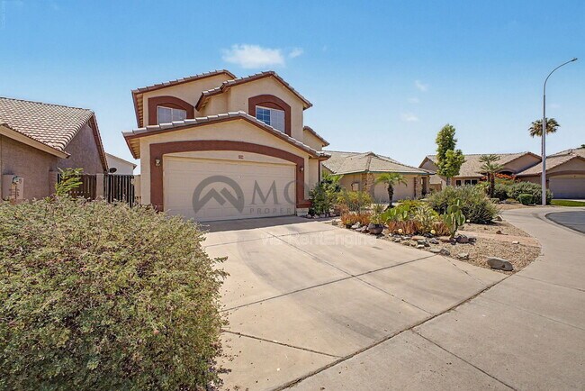 Building Photo - 820 N Granada Dr