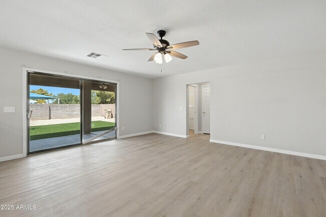 Building Photo - 6412 N 78th Ln