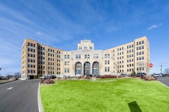 Building Photo - 520 Belleville Ave