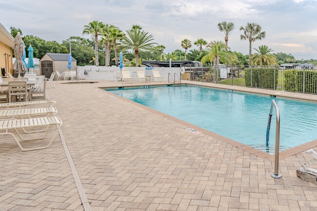 Building Photo - 1000 Deer Creek Blvd