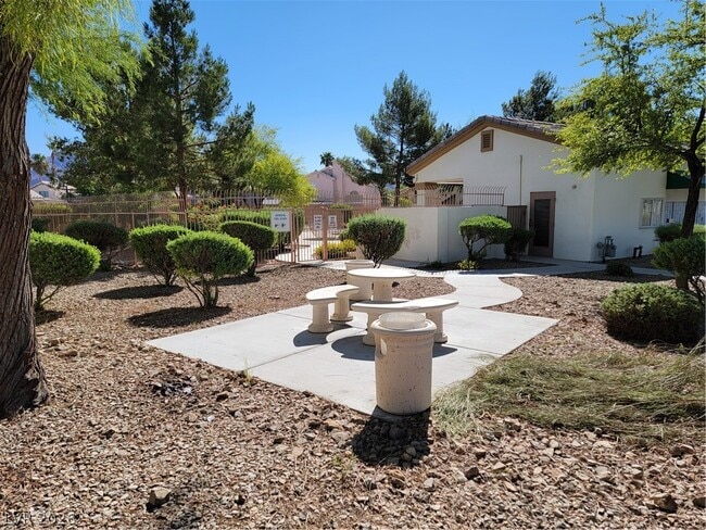 Building Photo - 5650 E Sahara Ave