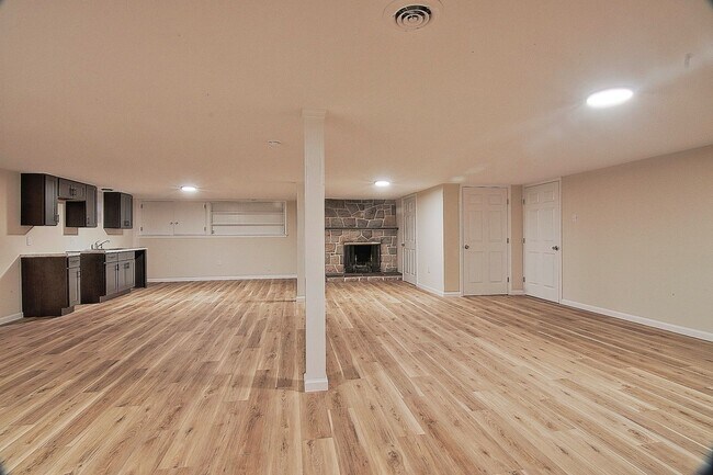 Building Photo - 1490 Chestnut Hill Rd