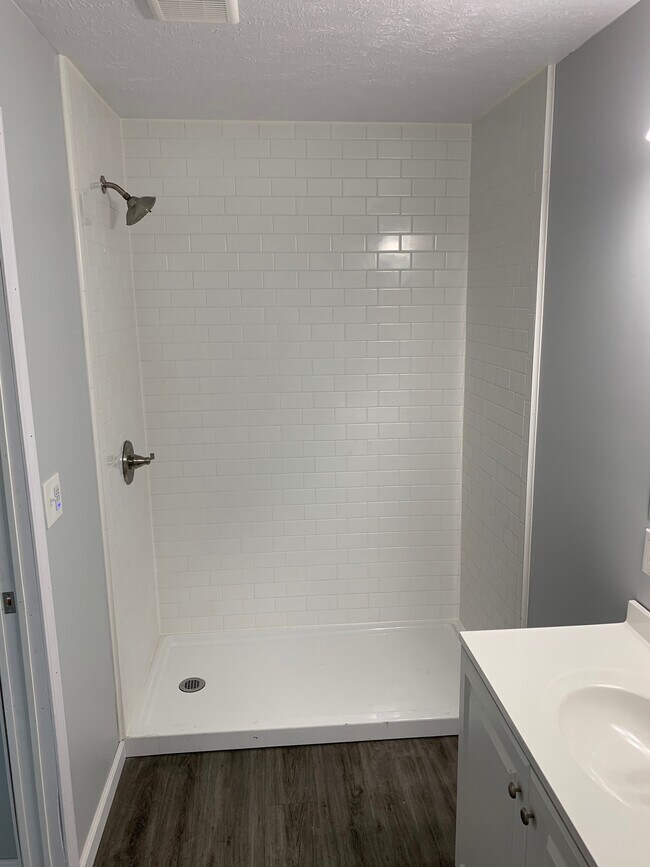 Building Photo - 800 Mill St