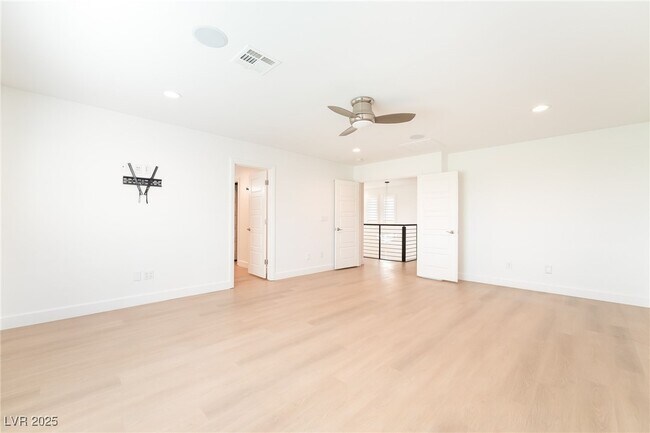 Building Photo - 10470 Dove Meadow Way
