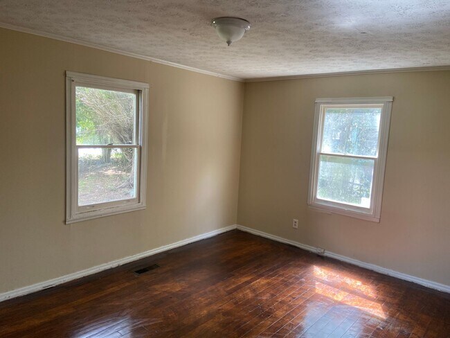 Building Photo - **UPCOMING**2 Bedroom / 1 Bathroom Home for Rent in East Columbus***