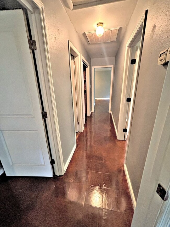 Building Photo - HOUSE FOR RENT - DECATUR