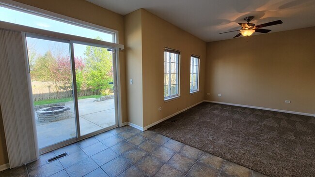 Building Photo - 1426 Dahlgren Ln