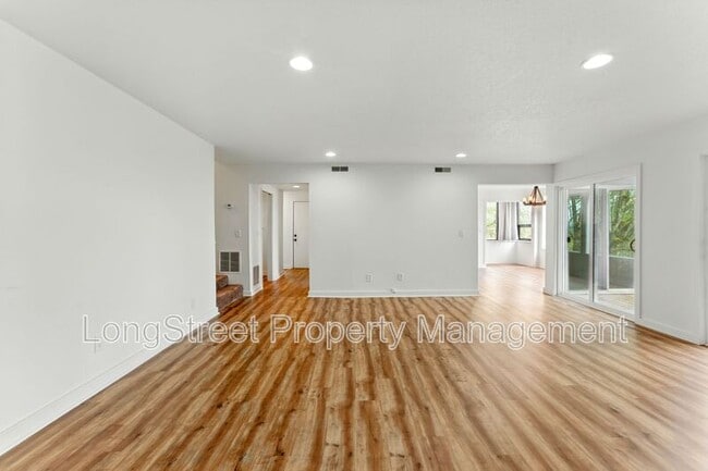 Building Photo - 48 Eagle Crest Dr