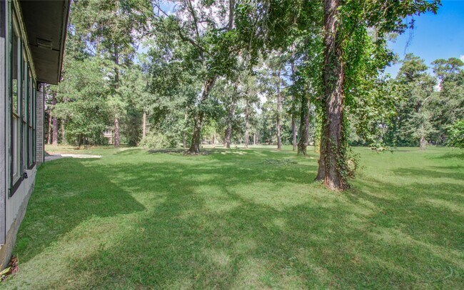 Building Photo - 619 River Plantation Dr