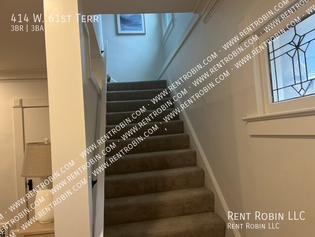 Building Photo - 414 W 61st Terrace