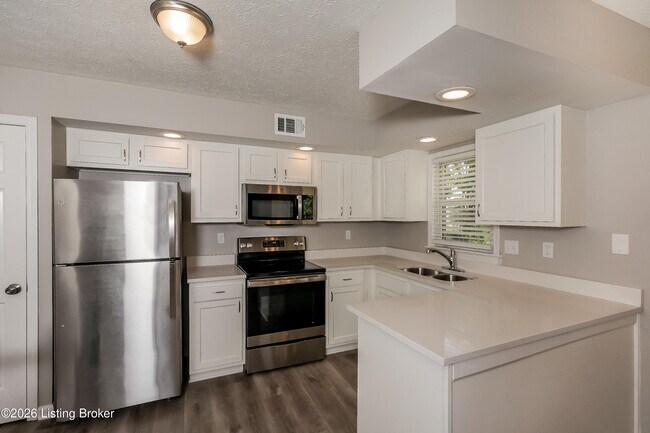 Building Photo - 9000 Willowwood Way