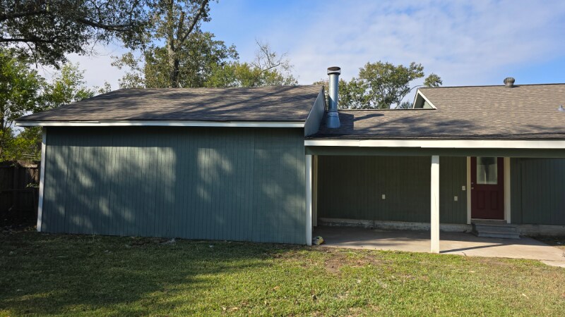 Building Photo - 2948 Elm Rd