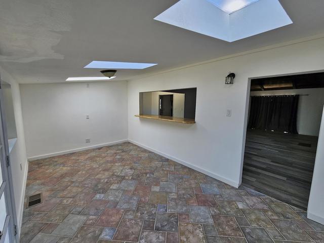 Building Photo - 1008 Manzanita Dr