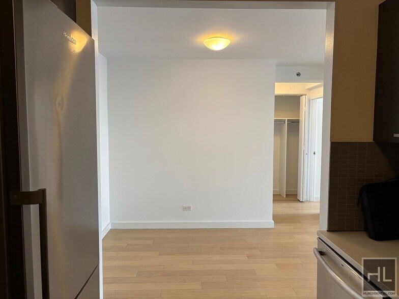 Building Photo - East 39th Street