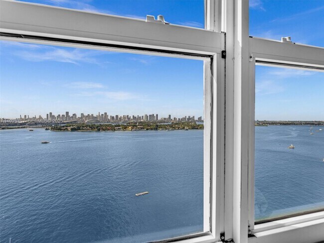 Building Photo - 650 West Ave