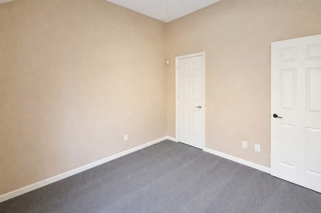 Building Photo - 7189 Waterlily Ln