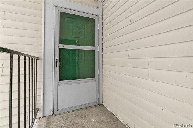 Building Photo - 8555 Fairmount Dr