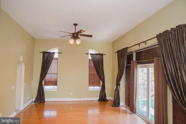 Building Photo - 6902 Tower of London Dr