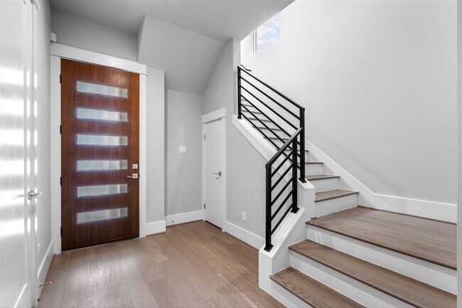 Building Photo - 1621 Wheeler Ave