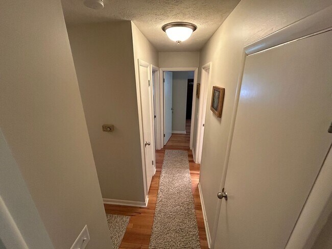 Building Photo - 4545 Manchester Dr