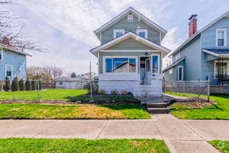 Building Photo - 569 Sheldon Ave