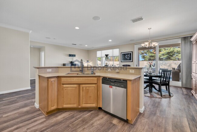 Building Photo - 400 Plover Ct