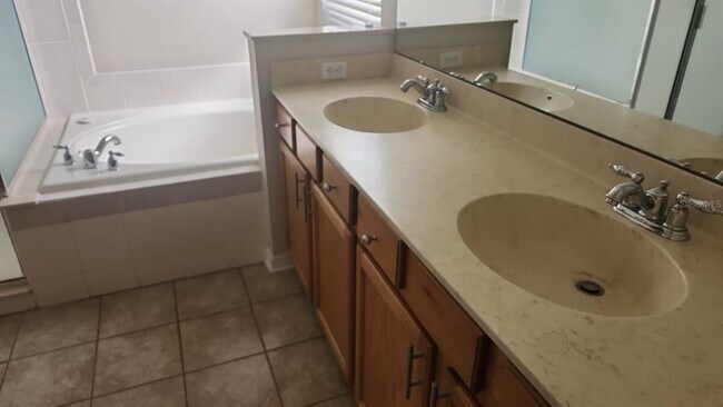 Building Photo - 1930 Torchwood Dr