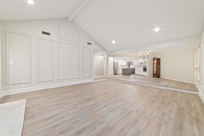 Building Photo - 154 Old Bridge Lake St