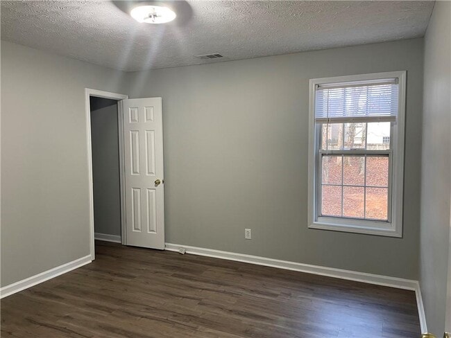 Building Photo - 3140 Serenade Ct