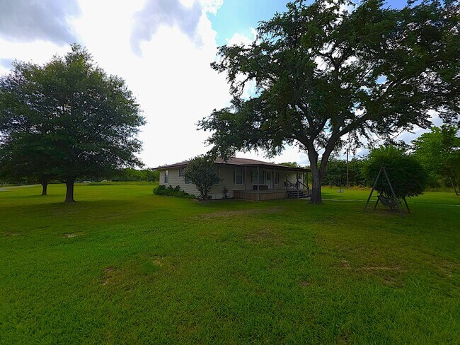 Building Photo - Spacious Country Home for Lease in Van, Texas!
