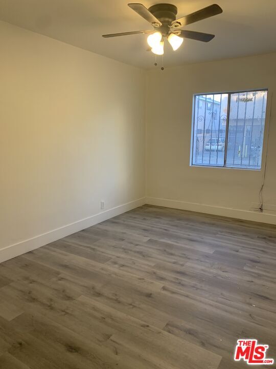 Building Photo - 627 W 79th St