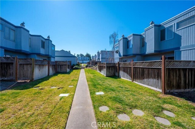 Building Photo - 2010 Robles Perdido Dr