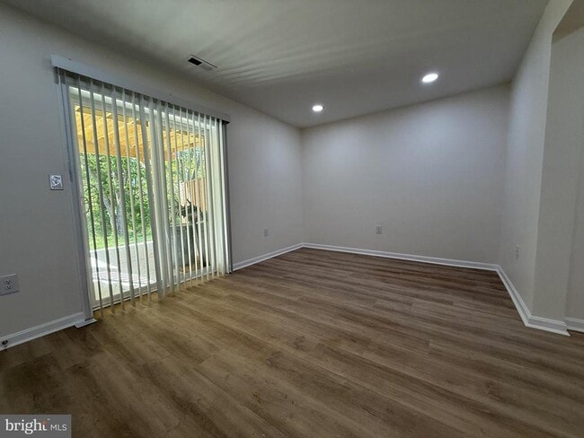 Building Photo - 4 Bright Star Ct