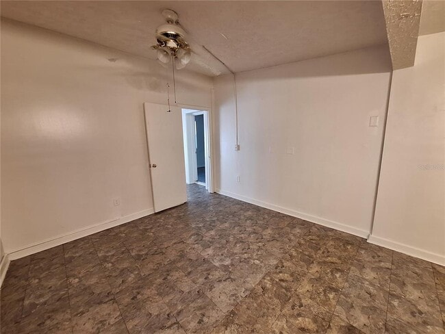 Building Photo - 21528 Kenyon Ave